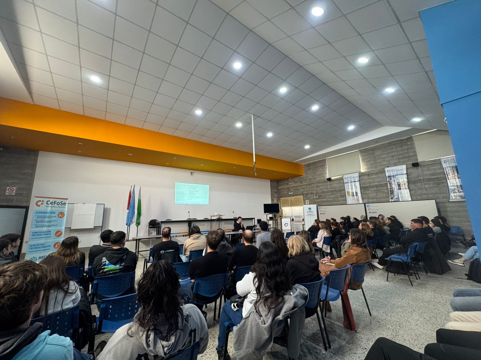 Capacitación de IA y Ventas en el CeFoSe de Gálvez