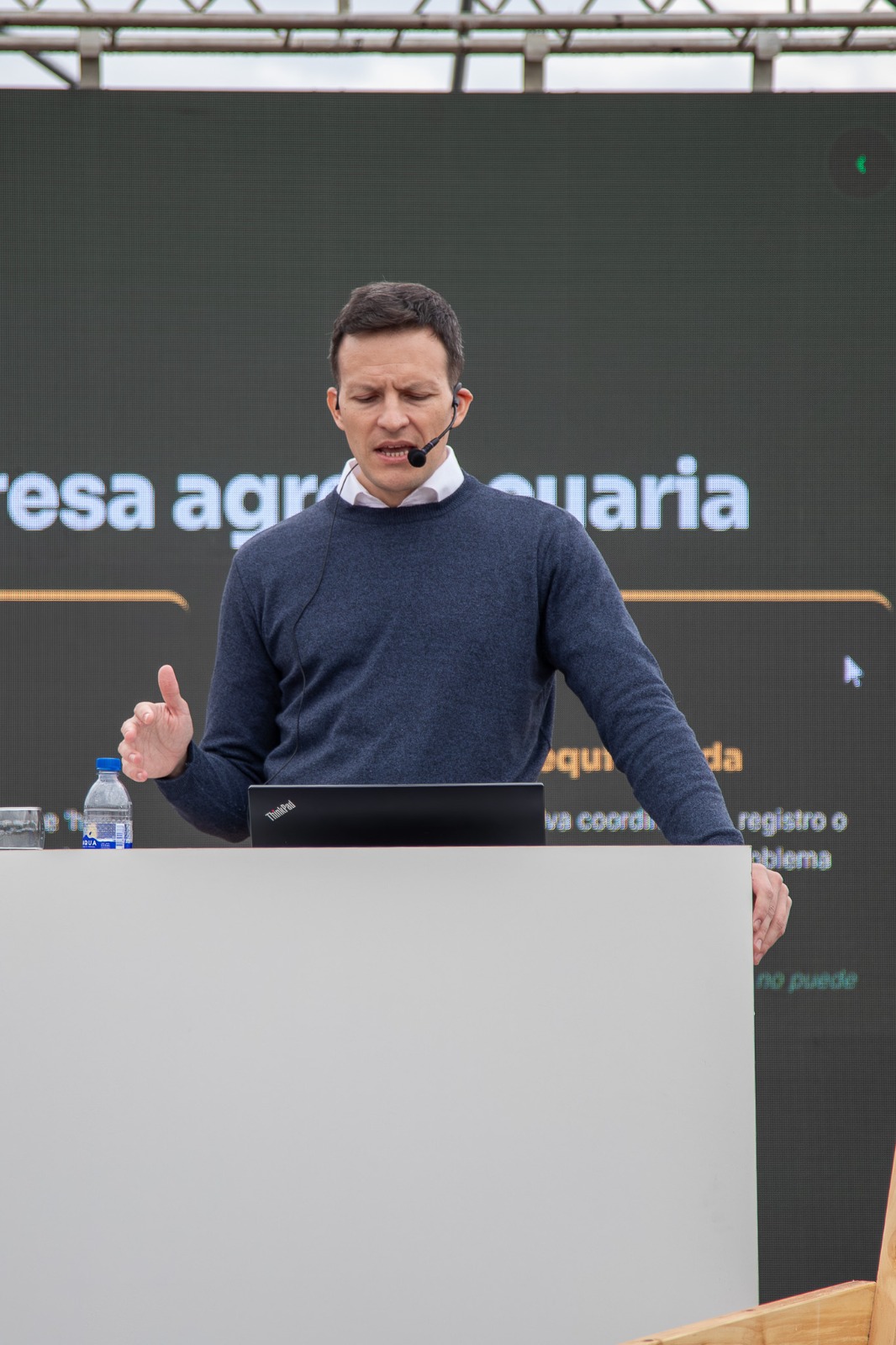 Pablo Brunet dando una charla